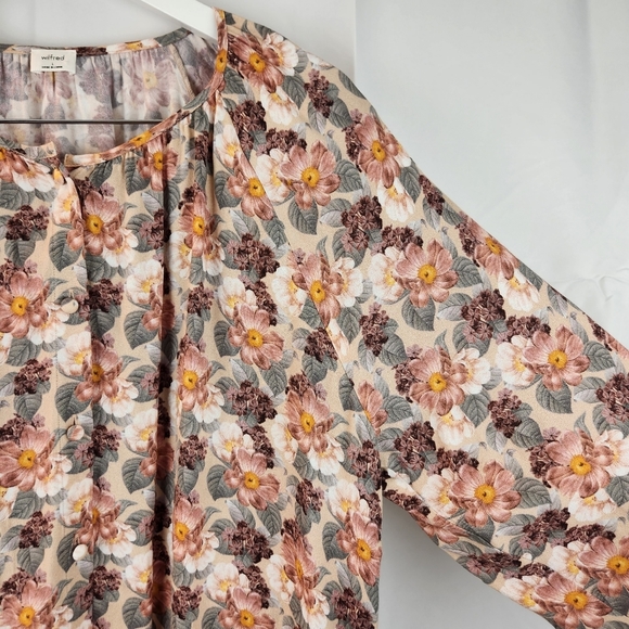 ARITZIA Wilfred Serenity blouse size L in EUC - Picture 6 of 10